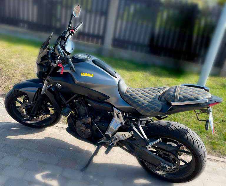 PĀRŠŪTAM SĒDEKĻUS MOTOCIKLIEM